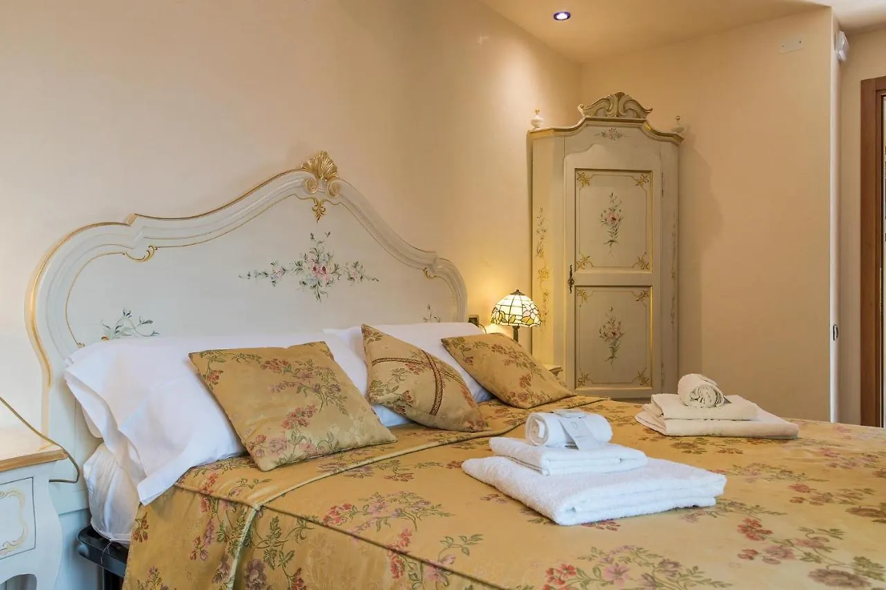 Angeles Inn Venecia 3*,  Italia